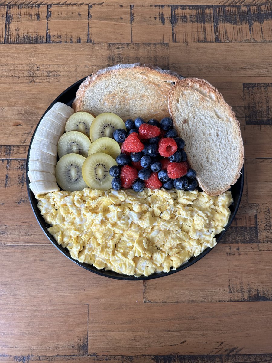 nolimit_luke_'s tweet photo. Legs, eggs, and Jesus https://t.co/pJ9uKMq9qg