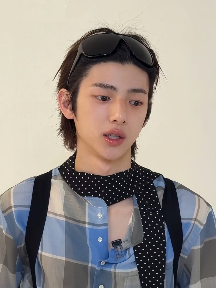 juhoonclub's tweet photo. this entire look is just so gorgeous https://t.co/0ZZGpIADLQ