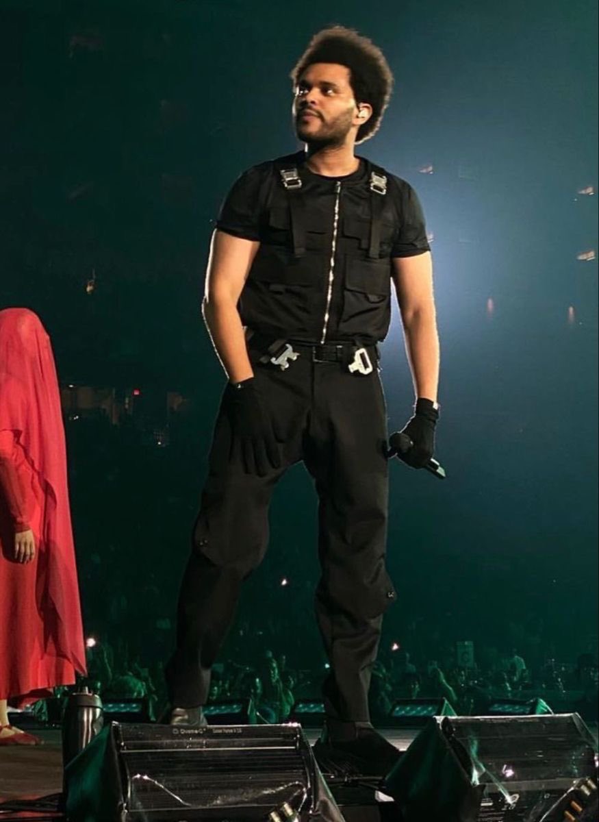 bearddbel's tweet photo. theres a BIG reason his best looks of the tour were 2022 &amp; 2023 btw https://t.co/OpF0vaGO2A