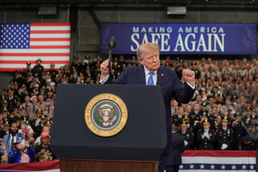GertFrobe72's tweet photo. According to recently released historical reports from the FBI, national crime rates spiked dramatically during the COVID-19 pandemic, peaking around 2020 to 2022. However, starting in 2022, violent crime began to subside across the country.
https://t.co/zfIx8Lrj6d https://t.co/XhCX3GMkwH