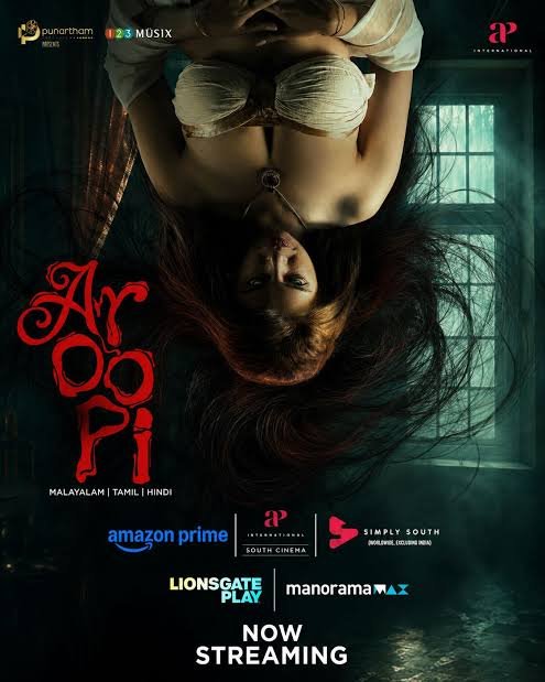 Absolutlycinema's tweet photo. 🎬 AROOPI (2026)

🎙️ தமிழ் டப் உண்டு ✅ 

📺 Prime Video 

🍿 Horror 🥰🥰

உங்க உணர்சிகளை வேட்டையாடுர அரூபி மோகினி பிசாசு அவள். அவள் கிட்ட மாட்டிகிட்டு ஹீரோ படும் இன்ப களியாட்டம் தான் இந்த படம். 

நமக்கு கதையா முக்கியம் 😂 😂 

படத்த மட்டும் பாருங்க Friends 😎

படுபாவிங்க இதையும் rental Basis வெச்சிருக்காங்க 😒

ஏழைகளின் OTT இருக்க பயமேன்
