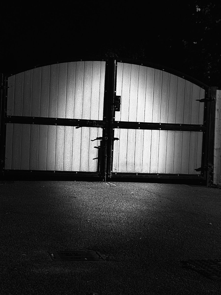 petervsseth's tweet photo. Dark https://t.co/ueKdNVAcWA