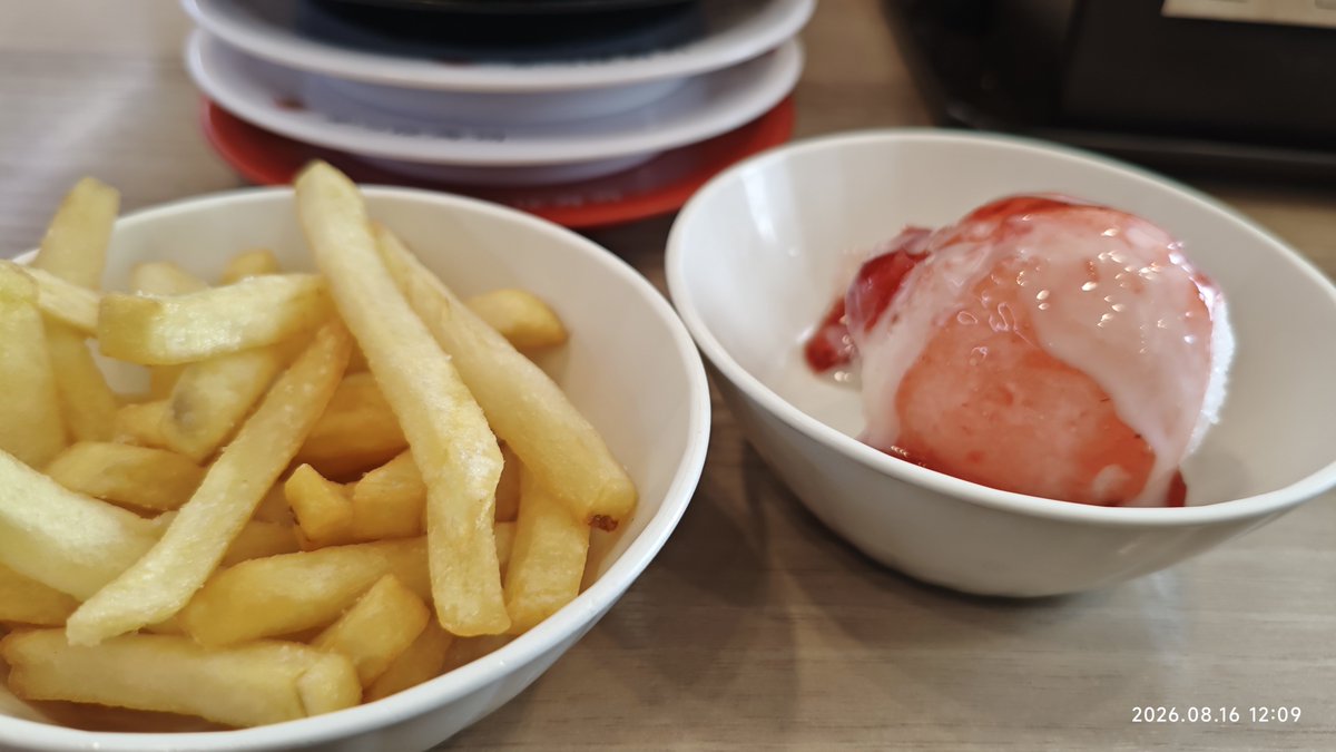 mon_FSNE13's tweet photo. お墓参りからのー
いつもの 🥒(•Ӫ•)🥒🍣🍣 https://t.co/eepbsG2Ebe