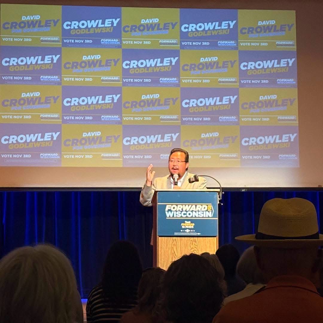 yeeforwi's tweet photo. Day three of the Forward4WI Unity Tour was powered by an incredible turnout from the Chippewa Valley (Eau Claire County Democratic Party and Democratic Party of Chippewa County). The energy is high, the momentum is growing, and we’re ready to win in November. #yeeforwi https://t.co/zATDiCjoAE