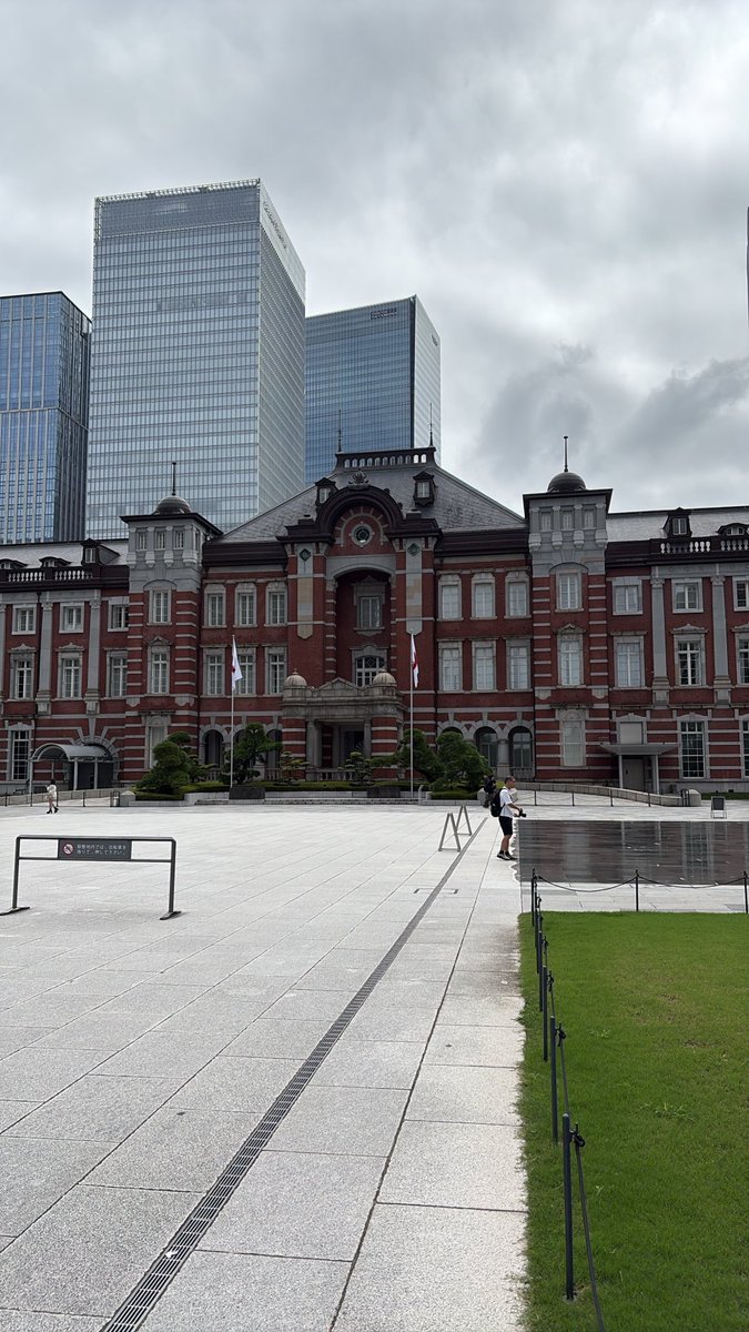 Nimidayo02's tweet photo. 東京来たことを実感する https://t.co/xA0LVHQaOK
