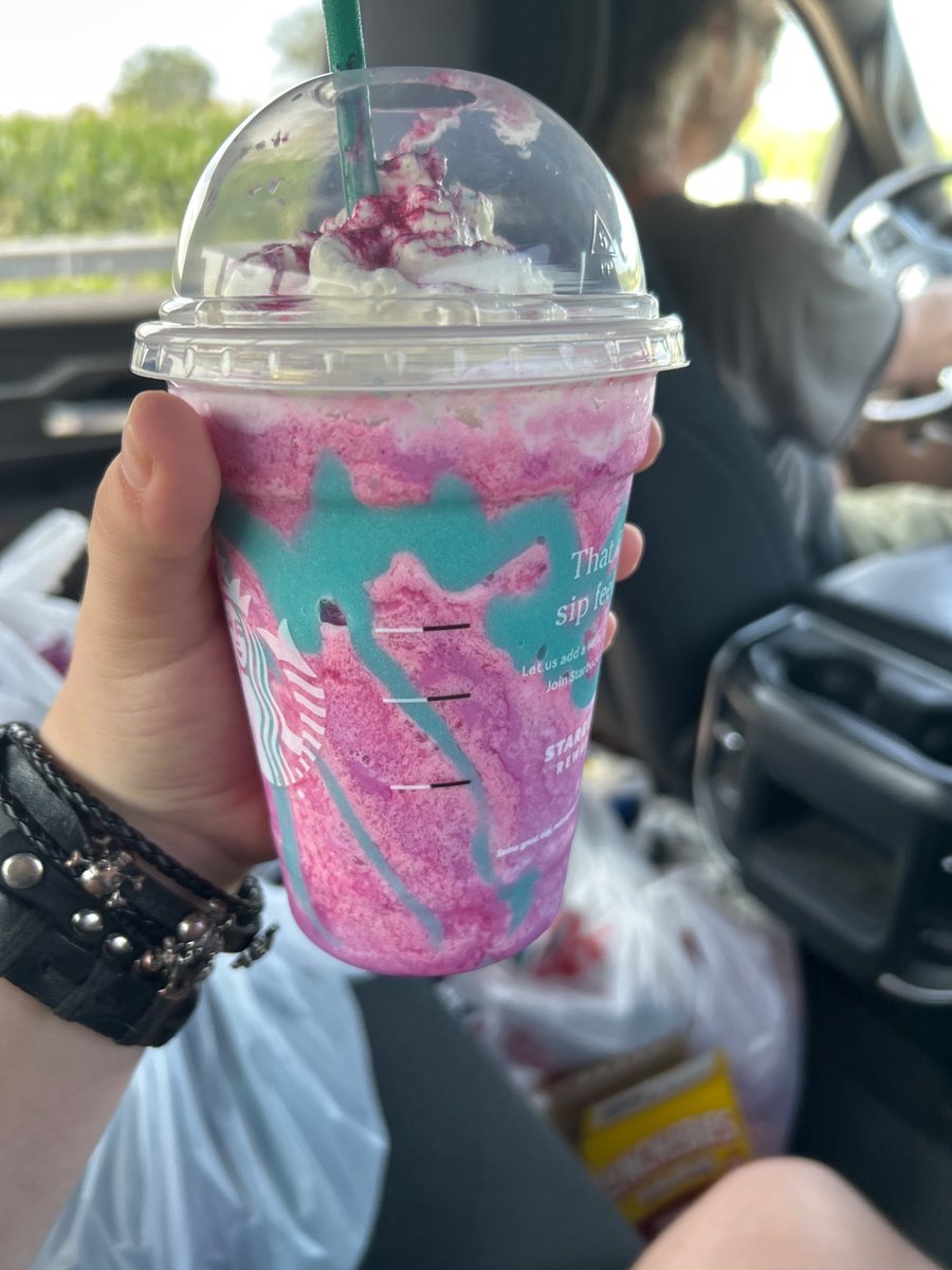 decayandr0t's tweet photo. Omg I got the unicorn frappe today! https://t.co/Z3xXfDlghM