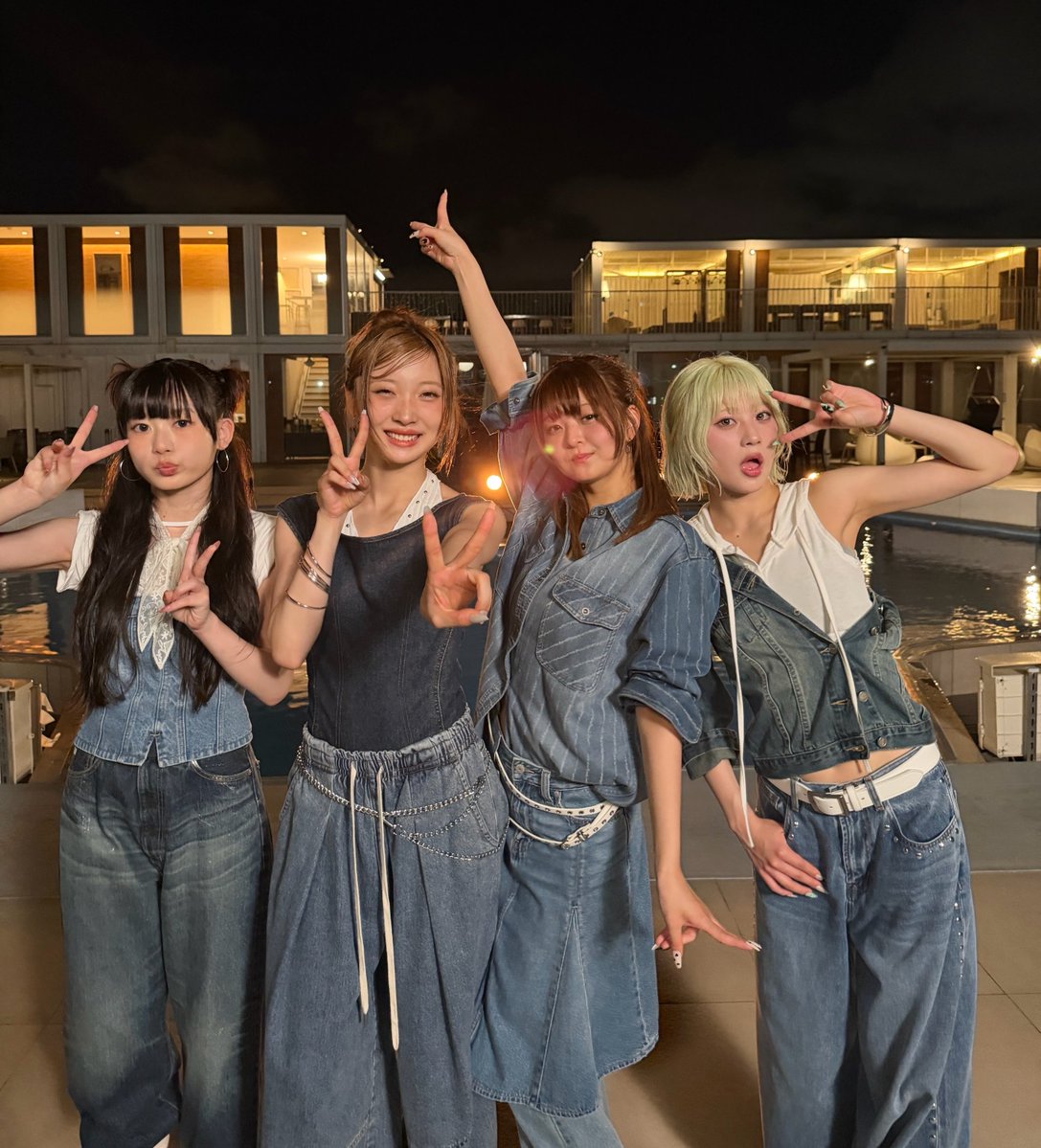 mattooun_elsee's tweet photo. おはざます🦋
夏休みも今日で終わり…
もう一回8/7からやり直したい今日この頃です🥹

よく考えたらまだOURSPOTから10日も経ってないんだよね

真夏の果実ちゃん達には
今度いつ会えるかな🍒🍓🍐🍑✨

#ELSEE #ShooBeeDa 
#KARIN #AKARI #PONO #HINA https://t.co/T8hpbB9IYS