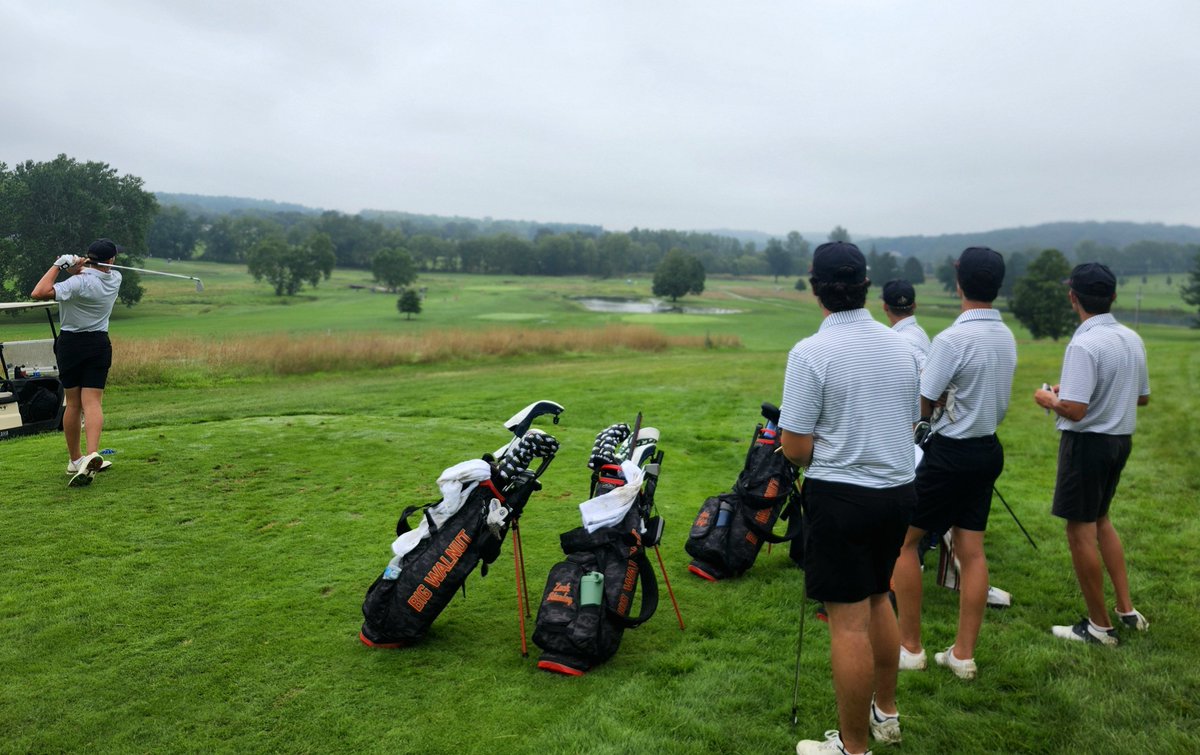 EaglesGolfBW's tweet photo. Varsity B headed up to Vernon View for the Kent Miller Invite.  Parker Albright (82) and Zach Stanley (83) led the pod that all got to play together which was fun to watch.  Thanks to @MV_Golf for hosting us! https://t.co/Wt7C2WHZZA