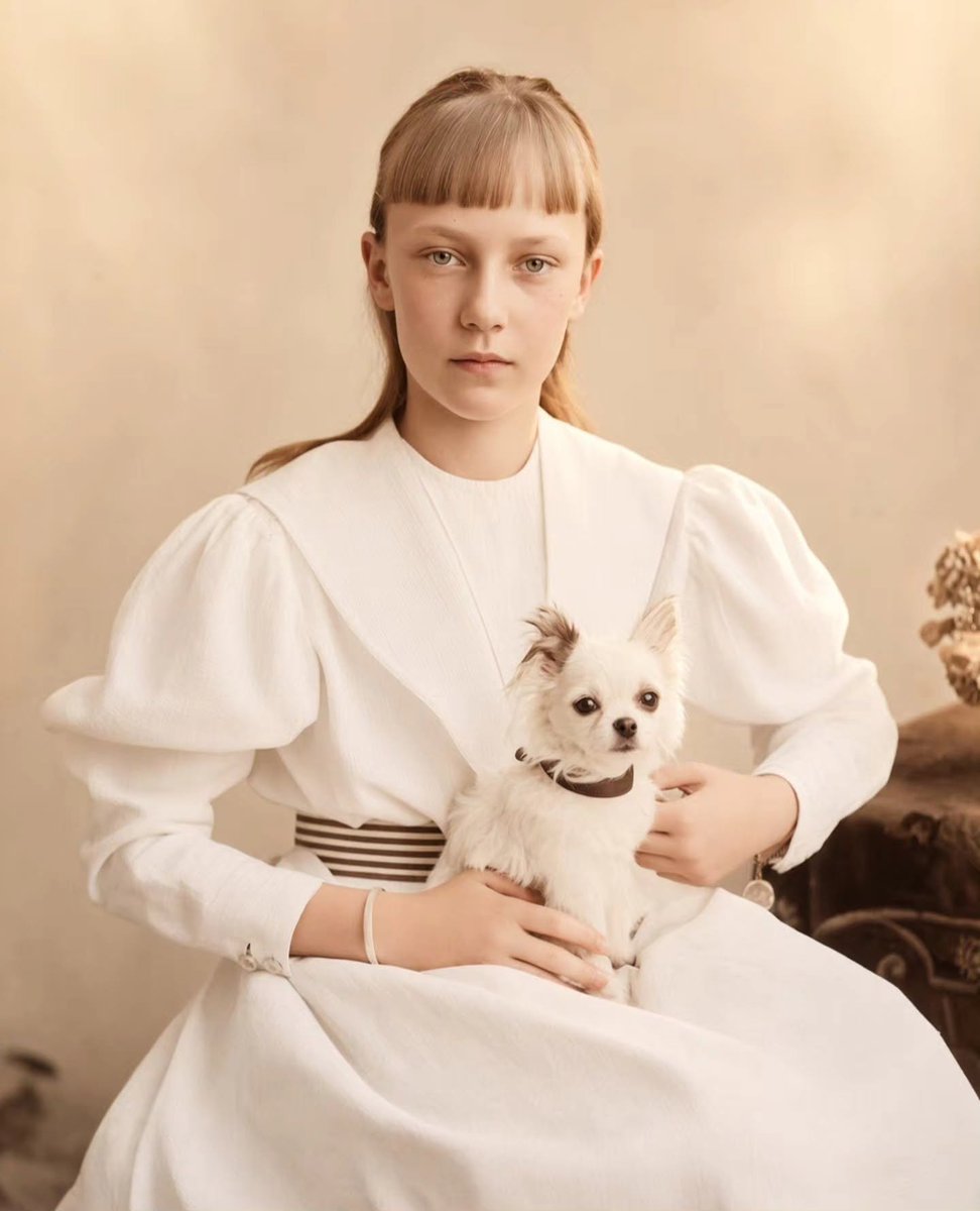AlmanachGotha's tweet photo. Archduchess Elisabeth Marie Henriette Stephanie Gisela of Austria (Hungarian: Erzsébet Mária Henrietta Stefánia Gizella; 2 September 1883 – 16 March 1963) was the only child of Rudolf, Crown Prince of Austria, and Princess Stéphanie of Belgium. Her father was the son and heir apparent of Emperor Franz Joseph I of Austria, and her mother was a daughter of King Leopold II of Belgium. She was known to her family as "Erzsi", a diminutive of her name Erzsébet in Hungarian. https://t.co/XGLuS0S2Iy