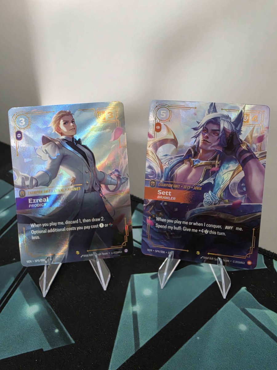 Caaymus's tweet photo. As a token of appreciation, I'm giving away Crystal Rose Sett &amp; Ezreal

Like, Repost, and Tag 2 Friends to enter, must be following

Winner drawn Wednesday August 19th https://t.co/3oFYaKdu9I