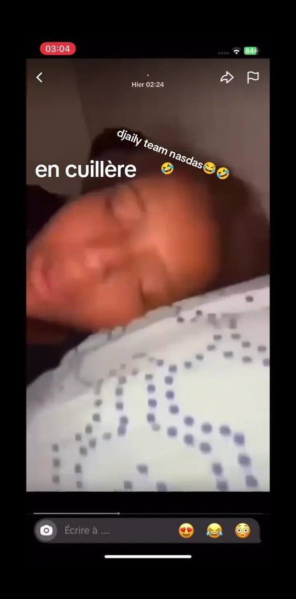 ACTUBUZZ_'s tweet photo. VIDÉOS DE DJAYLI DE LA TEAM NASDAS QUI SE FAIT PRENDRE EN CUILLÈRE… 😳

La vidéo complète est dans mon canal (Lien en bio, viens tout voir👀)

#buzz #leak #Clash #Viral https://t.co/XTr4zLF7MO