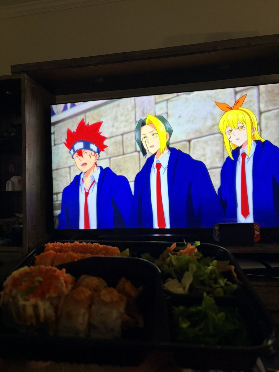 beariebee's tweet photo. 🍣🥢 https://t.co/B0xdtOzHeA