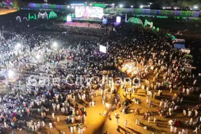 RiazJaved11's tweet photo. جھنگ انتظامیہ کے زیر اہتمام میوزیکل گالا کا اہتمام، معروف سنگرز کی پرفارمینس، سینکٹروں مرد و خواتین کی شریک
@DCJhang @MaryamNSharif @GovtofPunjabPK @pmln_org #MusicalGala #celebrations #14_August #1_Day https://t.co/6fnlbzV1uC