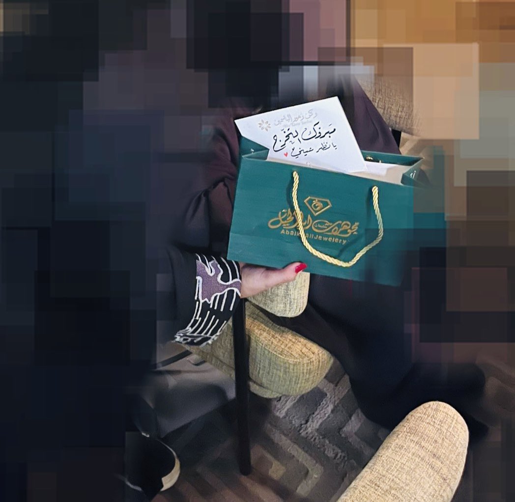 ll7rbi's tweet photo. يوم قربت امسك طموحي بيمناي
والارض من كبر الفرح ماوسعتني 

قامت تلاشت فرحتي من محياي
واوهام عمري بالخفا صافحتني

2023/8/10
💔2024/2/6 https://t.co/RkqHLkEwpo