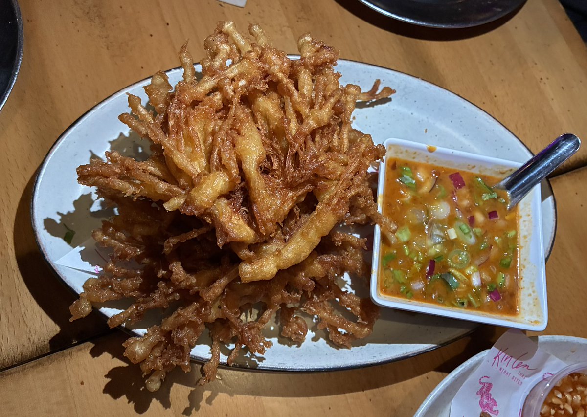 aeryci's tweet photo. #AERYCIEATS Seattle thai food >>>> https://t.co/tkzsd30gst