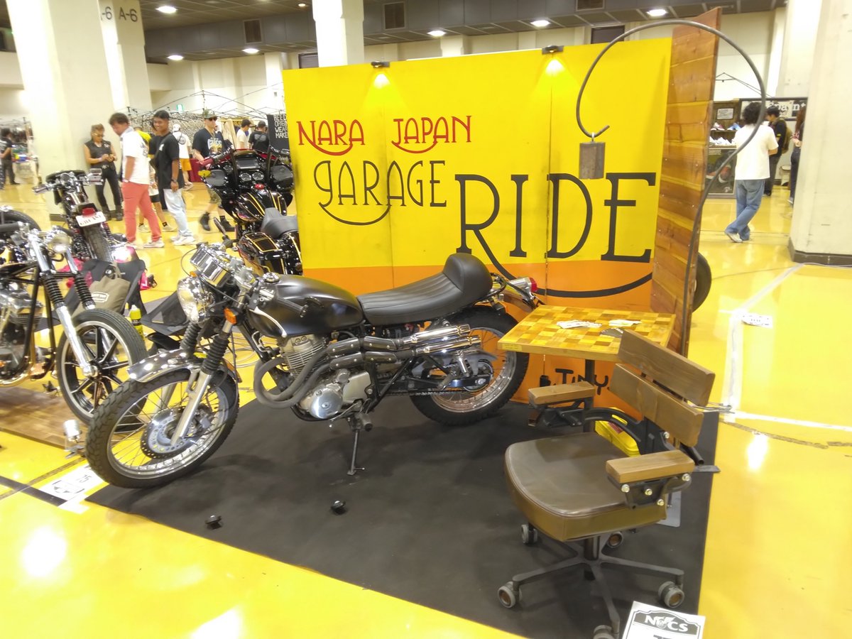 GARAGERIDE's tweet photo. NEW ORDER CHOPPER SHOW2026 始まっております！！

ブースの前に出来るだけ居ますので、遊びにいらしてくださいね✨

#garageride
#NEWORDERCHOPPERSHOW
#ニューオーダーチョッパーショー
#CB400SS
#pallethousejapan
#株式会社チューキョー https://t.co/Xse5xZpVNJ