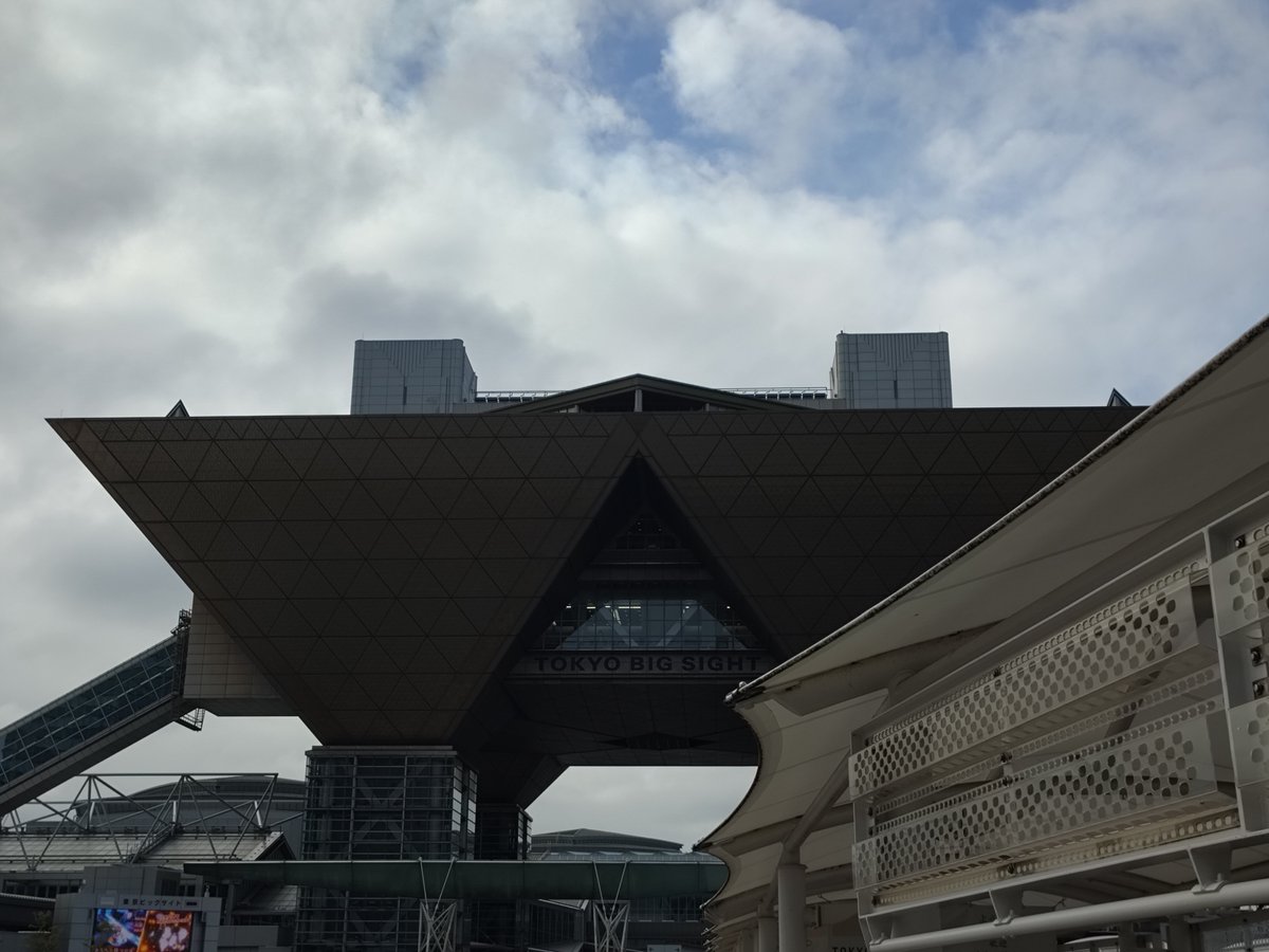 yannma39's tweet photo. 本日C108二日目
イキマスヽ(^。^)ノ https://t.co/1ZseewQICO