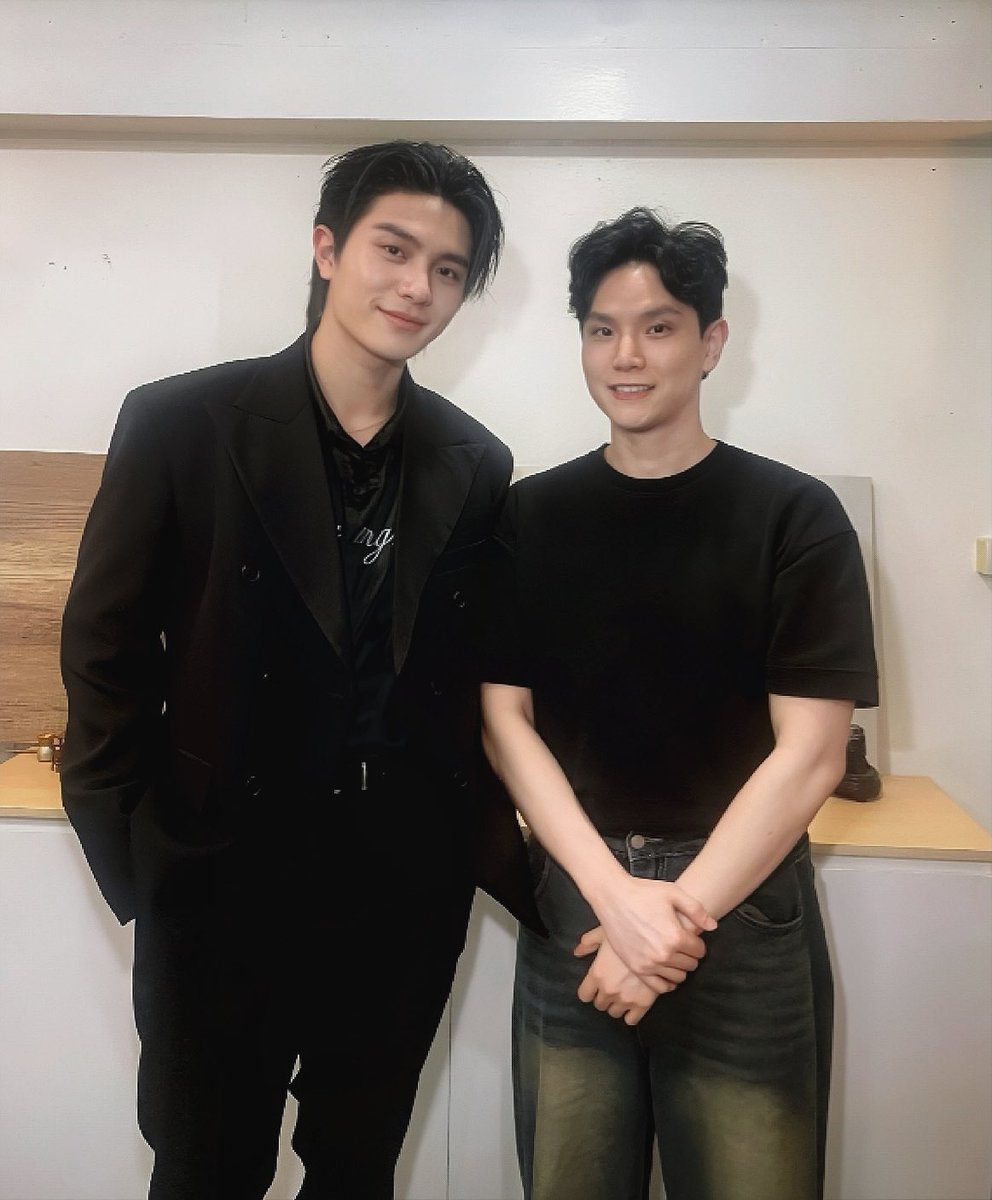 vongvariit's tweet photo. OUT NOW 🎙️✨
[ LIVE SESSION ] จำได้ว่าลืม (Flashback) - William Jakrapatr

🧷 https://t.co/nKXVnXuyOw
🙏 ขอบคุณ William และ RISER MUSIC ที่แวะมาครับ Vocal Tracking
Respect ครับ ! 🤍🔥

#FlashbackWilliamjkp_LiveSession #RISERMUSIC #LYKN 
#ClimaxSound #ClimaxMedia https://t.co/vxsRsj1FVQ