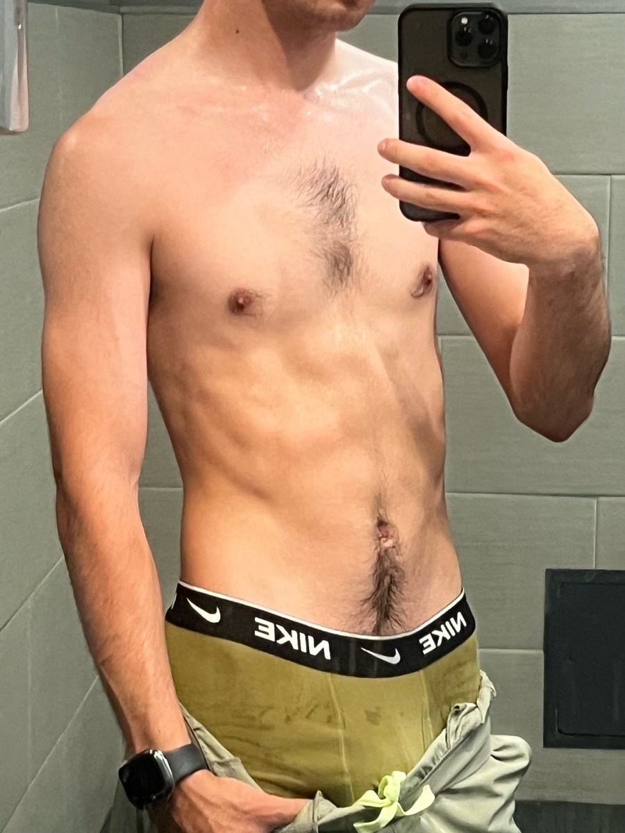 Damianech's tweet photo. Sweaty 😅 https://t.co/c1Ayvy8G5O