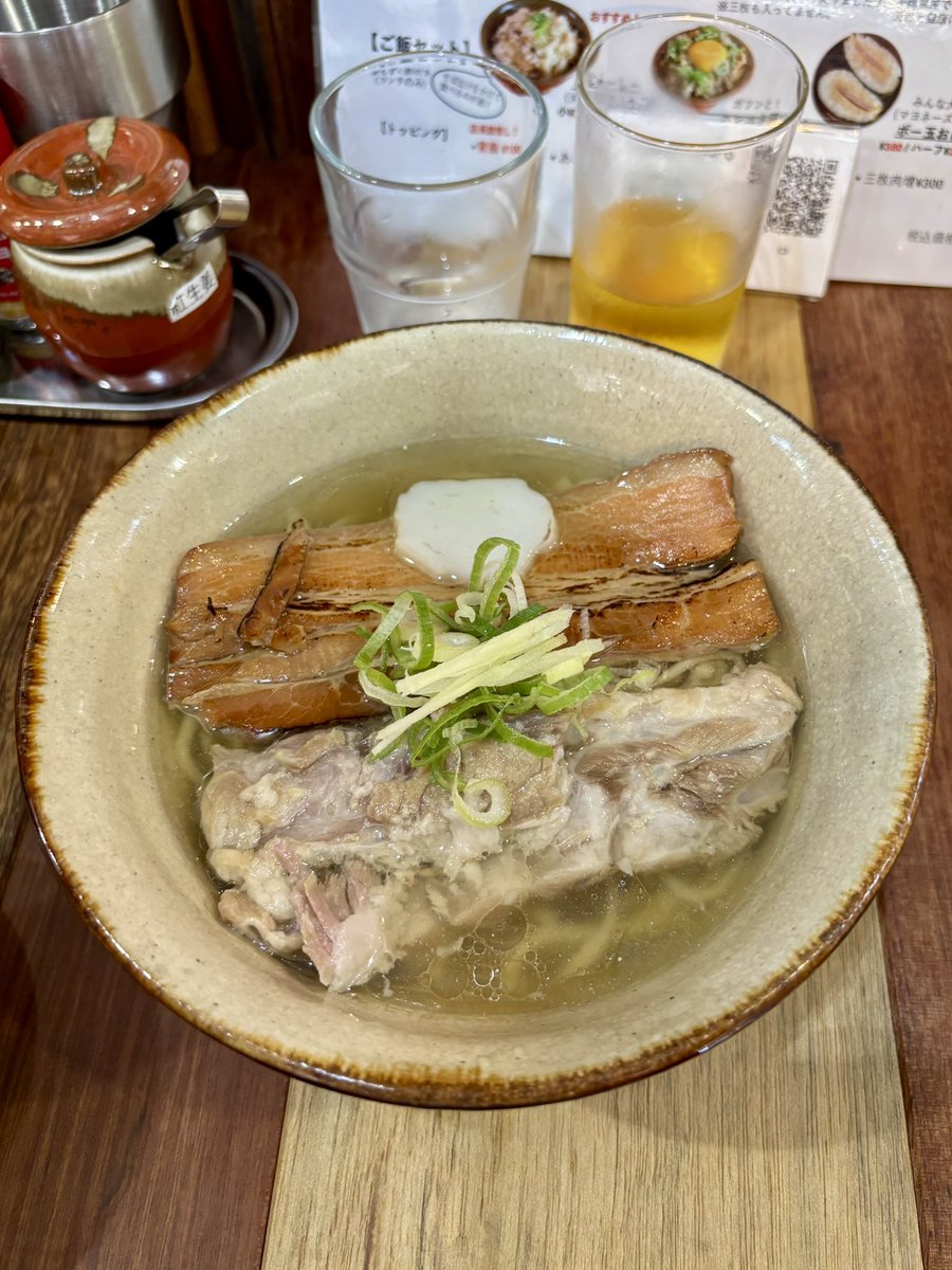 summer_n0305's tweet photo. 8月14日お誕生日だったから、夫とごはん食べに行ってきた〜！
2日間、私の食べたいものに付き合わされる夫氏🍣 https://t.co/QBybgiCUep