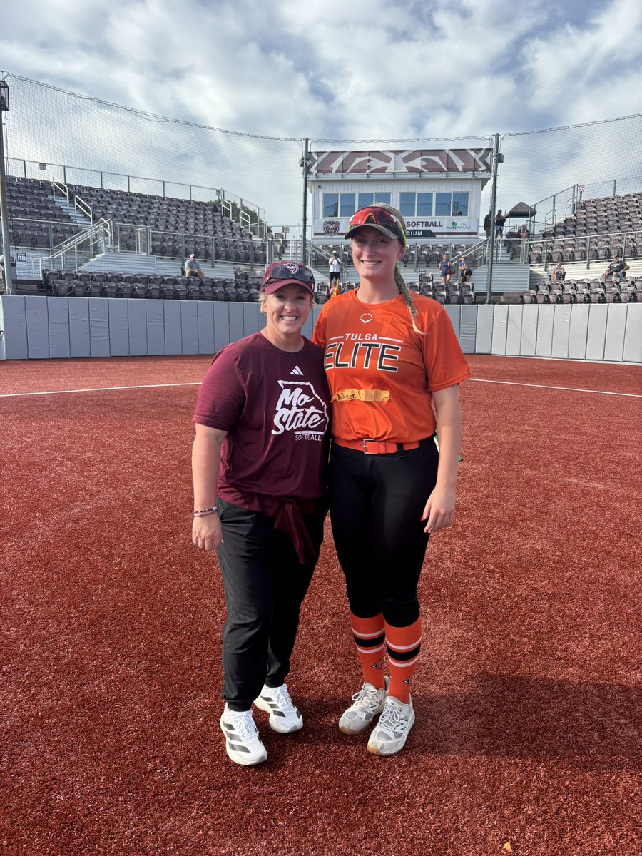 ARushing_2028's tweet photo. Always love my time in Springfield with @MoStateSoftball ! The coaches and staff put on a great camp, and I had a blast. Big thanks to everyone who gave me this opportunity! @EricJar08972519 @TulsaEliteSB @DiamondAddicts @DBat_Waco @BradRushing9882 @rushing_sa2007 https://t.co/LjrZyR50FZ
