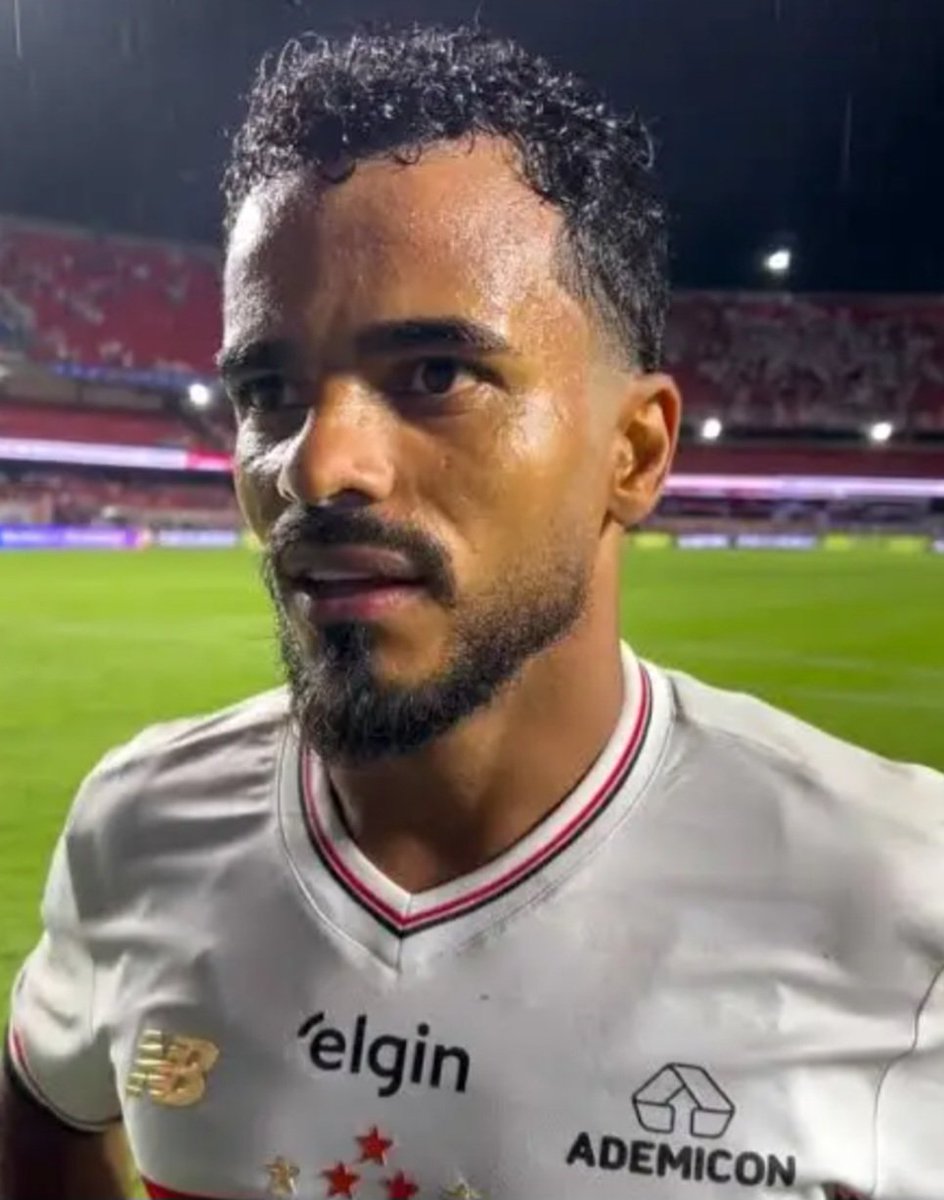 editsstricolor's tweet photo. Para o time jogar melhor, tem que fazer o óbvio:

colocar Artur e Daniel. https://t.co/33FyWje1E0