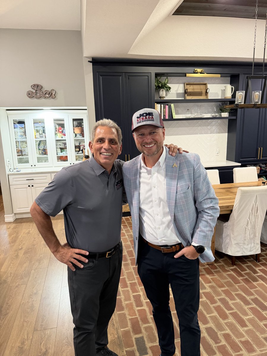 VoteStrada's tweet photo. Great night in Bay Hill! Thank you to everyone who came out. https://t.co/IflzESnnXU