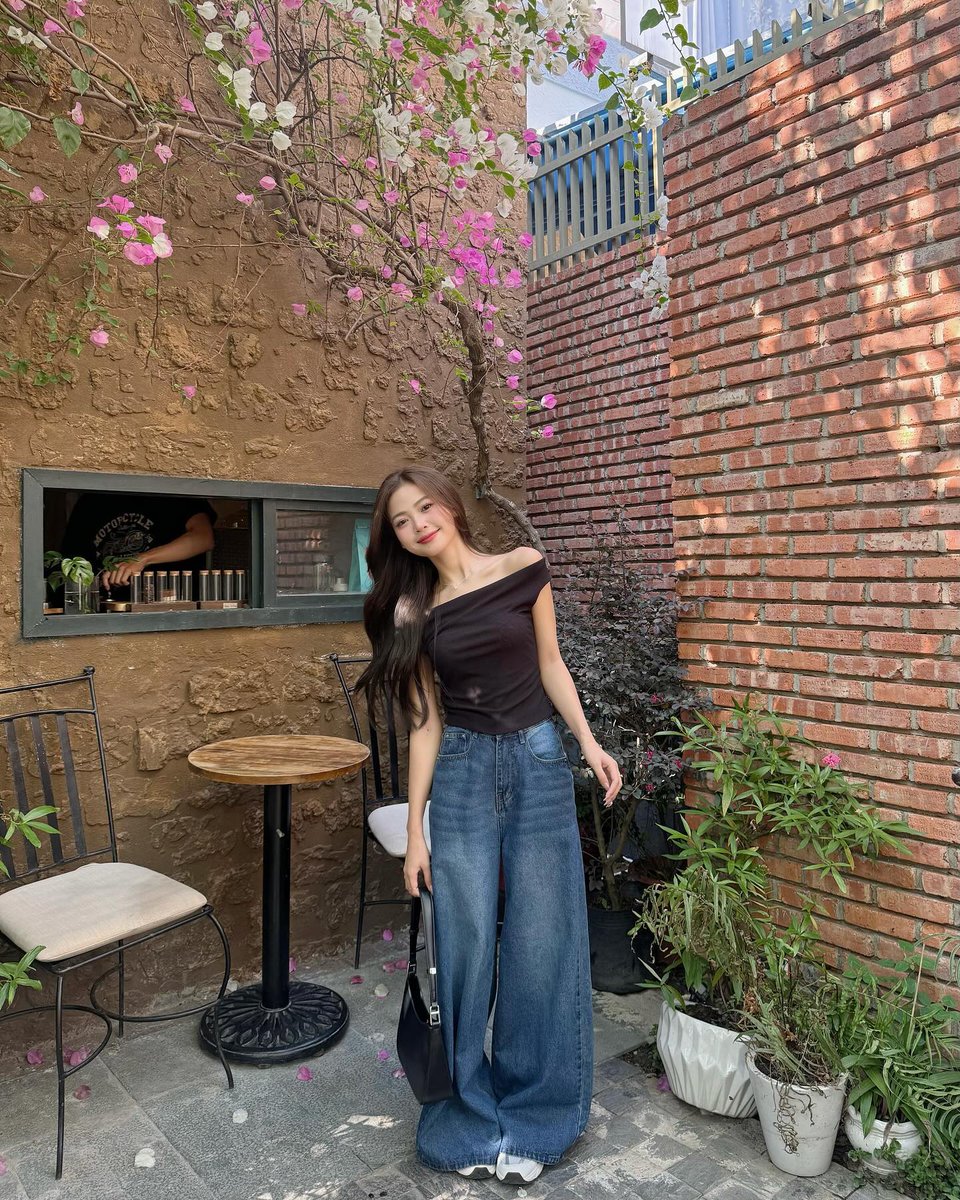 necami19's tweet photo. Hello, lovely soul 💫 Always keep in mind that there’s magic in kindness, sprinkle it everywhere you go. 🦋
MaqeeK https://t.co/X7vp6nYefh