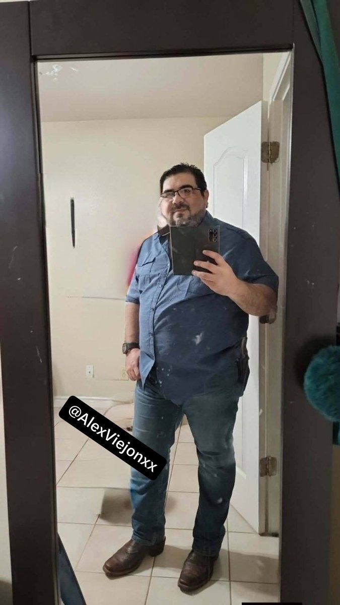 AlexViejonxx's tweet photo. Viejones Heteros Engañados 
Grupo privado $ pide inf para que te puedas unir y veas del mejor grupo de telegram de maduros y originales 🙋🏻

Videos cogiendo 
Videos sacando leche 
Fotos y mucho más.. !!

!!PUROS MADUROS ORIGINALES!!! https://t.co/IEOVC9S8W5