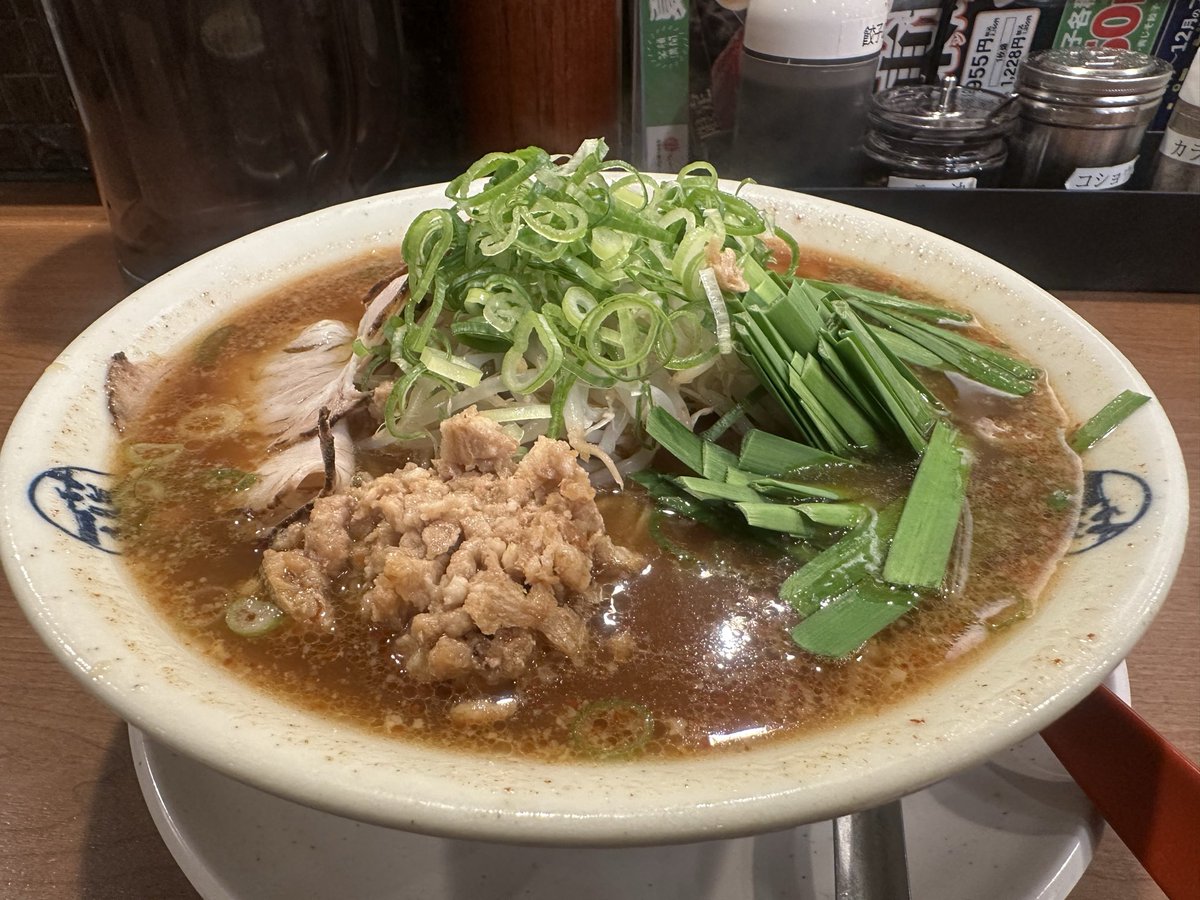 hiramer2's tweet photo. 栄で宿取ったので昨日の晩飯は台湾ラーメンにしました！味仙は大須でちょい距離あるので宿近場の藤一番？ってとこに。程よい辛さで美味しかったです。まぁその日の夜にどこか出かけるかーとは思いましたが疲れてたので就寝！ https://t.co/D6ctA2fuS5