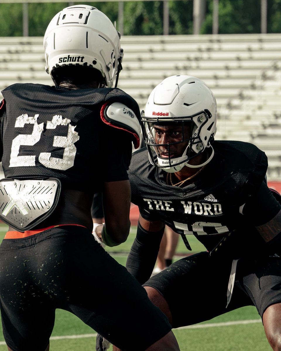 UIWFootball's tweet photo. 🎬

#TheWord | #RTO https://t.co/1QWx3EsxYB