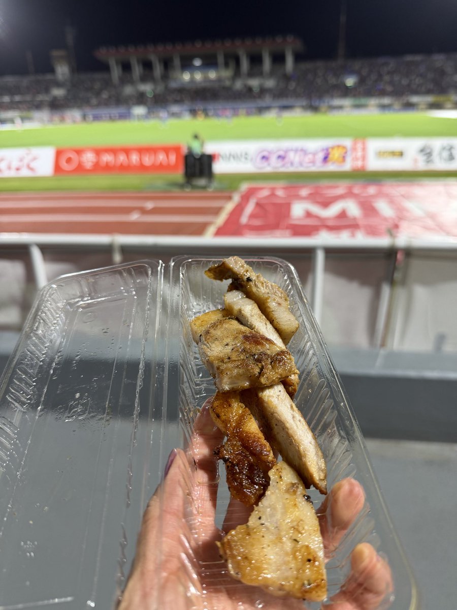 chi8ar's tweet photo. 今シーズンも共に🔵🔴

よろしくお願いします https://t.co/cb2stYCVdJ
