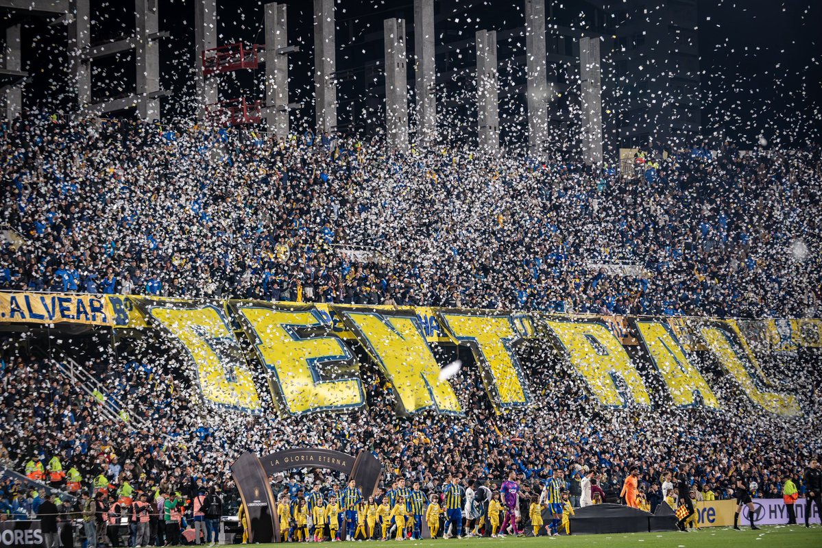 RosarioCentral's tweet photo. R O S A R I O  C E N T R A L 💛💙😍 https://t.co/e0Jx7utTIw