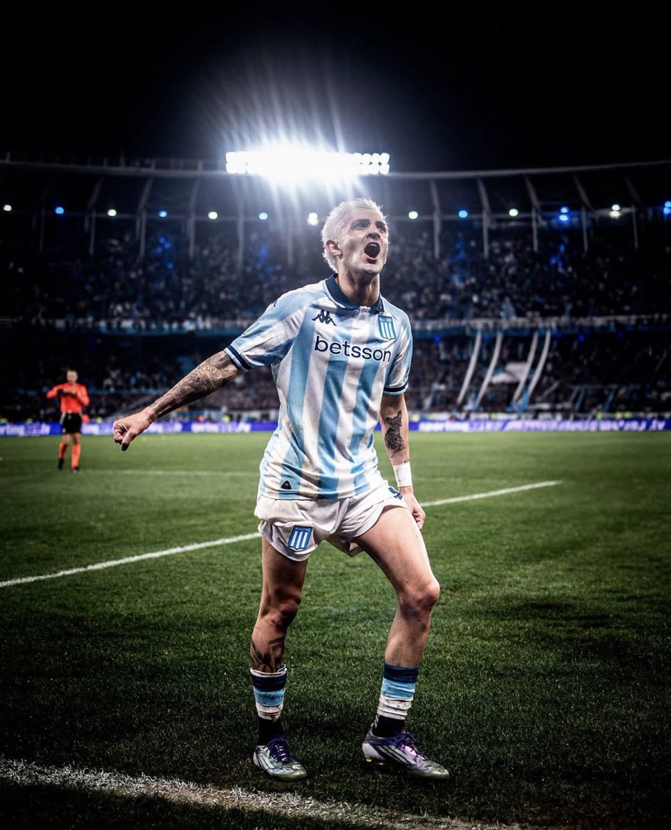 juampideluca_'s tweet photo. De ser uno de los refuerzos más reprobados a convertirse en el mejor lateral/carrilero derecho que muchos de nosotros vimos en Racing.

A Corinthians bajo la lluvia de San Pablo, golazos Cruzeiro en la final, a Independiente y River y aquel centrazo a Pardo vs. Peñarol. Tocado por la varita.

Seguramente algún gol de Martirena es de los que más gritaste como hincha de Racing.