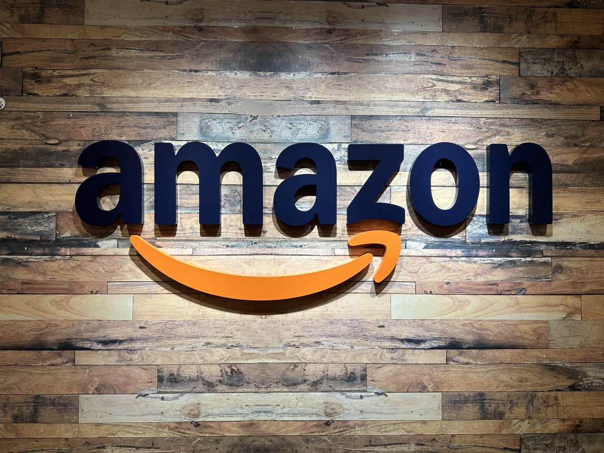 Zephyrine23's tweet photo. Amazon is no longer just an e-commerce company. AWS, AI infrastructure, advertising, and automation are becoming the key growth engines shaping its next decade. https://t.co/5nMSIgQkOo