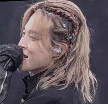 cocojm_0t7's tweet photo. this might actually be jimin’s best hairstyle yet https://t.co/ERCmFBWqO1