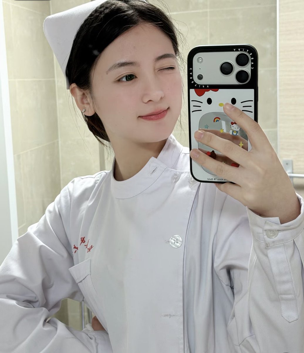 Qwe1oac's tweet photo. 最可爱的小护士来了哦
你们的小❤️❤️准备好了么 https://t.co/B3p9mBwuNt