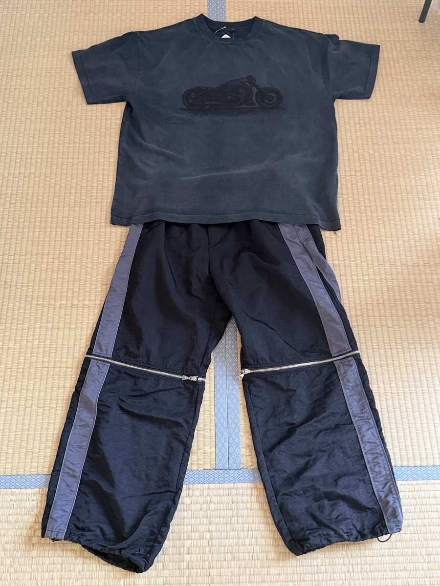 MIYANDY86's tweet photo. 買っちゃったー！！
ついでに似てるパンツも購入🫰
めっちゃ可愛い

#vaundy #vaws #イデアが溢れて眠れない   #さばうちゅ https://t.co/HWcDQacKxt
