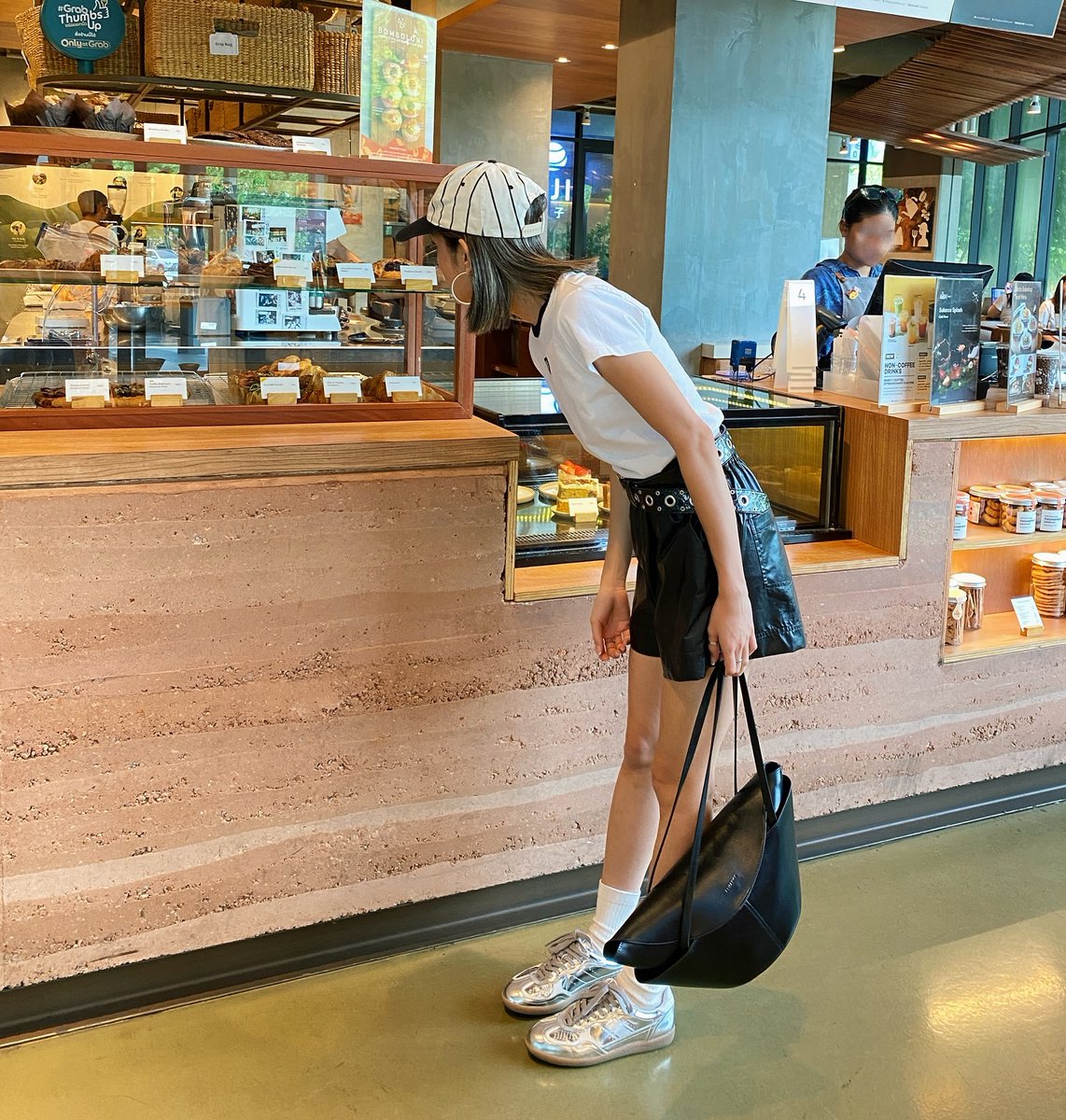 ang_ra's tweet photo. Wassup 🌍 Just dropping by to say: your journey matters—keep walking, keep growing. 🌟
PZSdkq https://t.co/rduoaNo3Tr