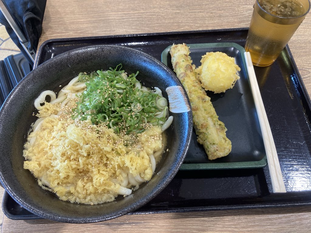 rank742's tweet photo. うどんくう https://t.co/vmzQNYsJug