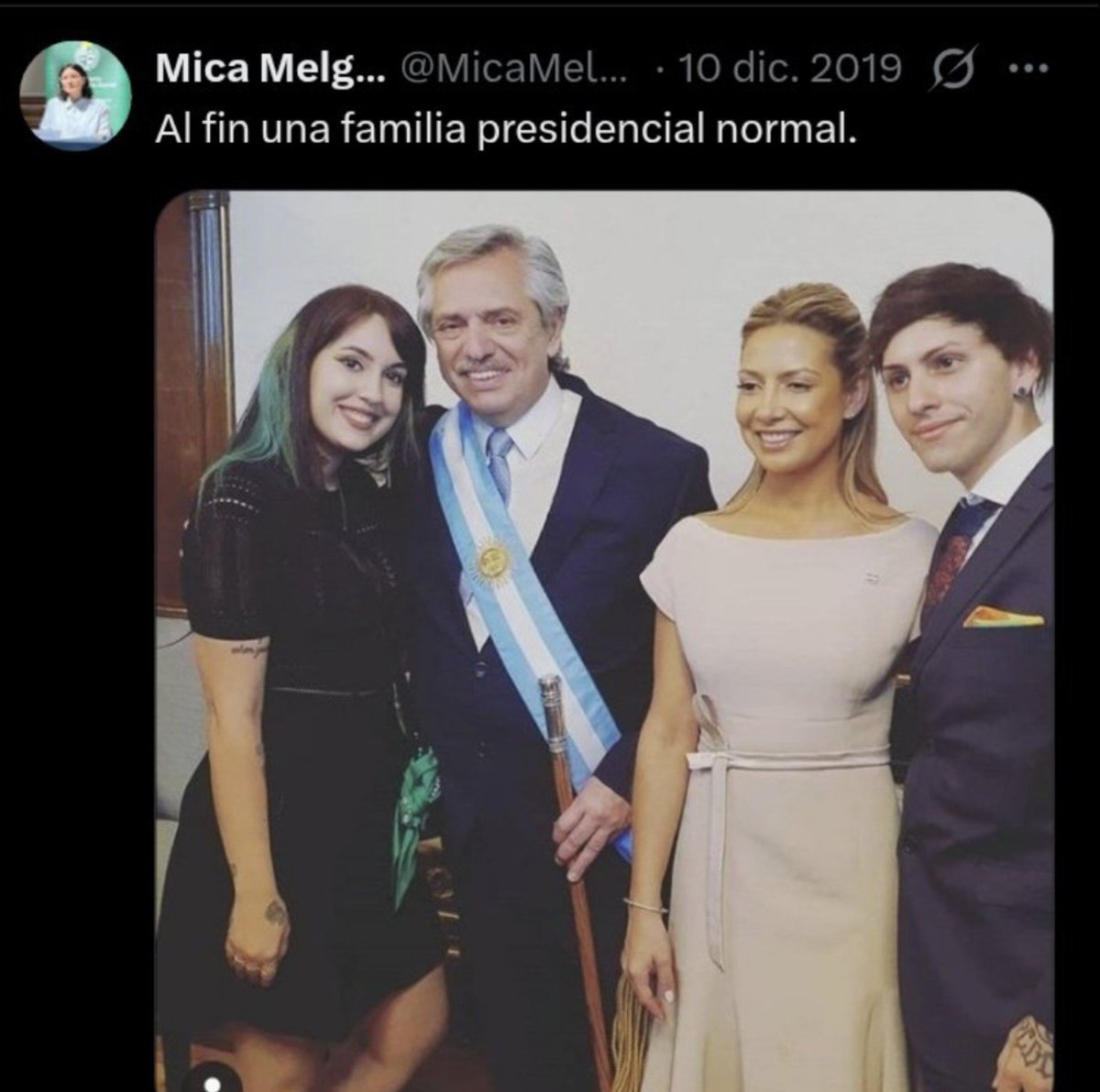 ParaVariar1Poco's tweet photo. "Una familia normal". Ni a los guionistas de la serie más turbia de Netflix se les ocurría semejante desenlace. https://t.co/PI2gXe4YUE