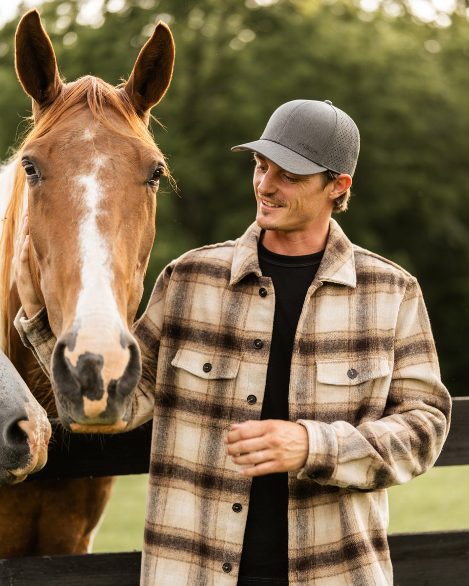 MelinBrand's tweet photo. The last days of summer, the first signs of fall. Cooler mornings, longer layers, and plenty of reasons to keep going outside and having more fun. 

Shop fall essentials - https://t.co/8n2s4roG49
#melin #havemorefun https://t.co/g2JGb5pHhv