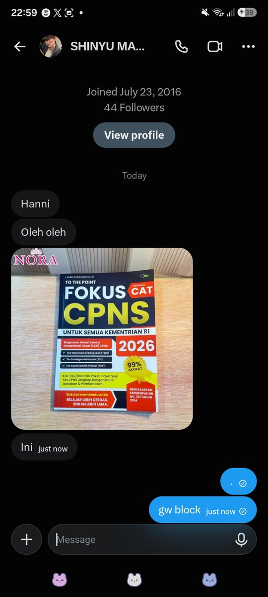 HanniIssue's tweet photo. izin block member yak sumpah capek bgt @KurasiHunter https://t.co/zYVE1xSdRk