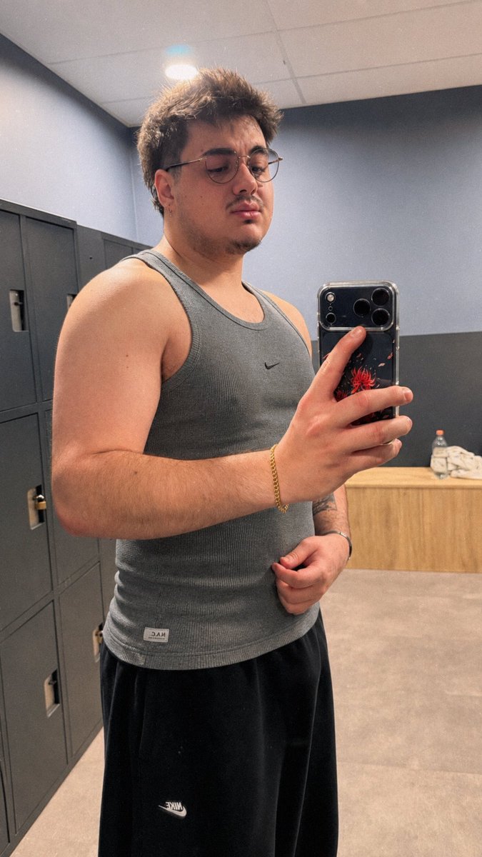 lionel_rd's tweet photo. Toujours en forme ! 💪🏻#LGBTQIASeptemberIsComing https://t.co/9JyNkpeSiv