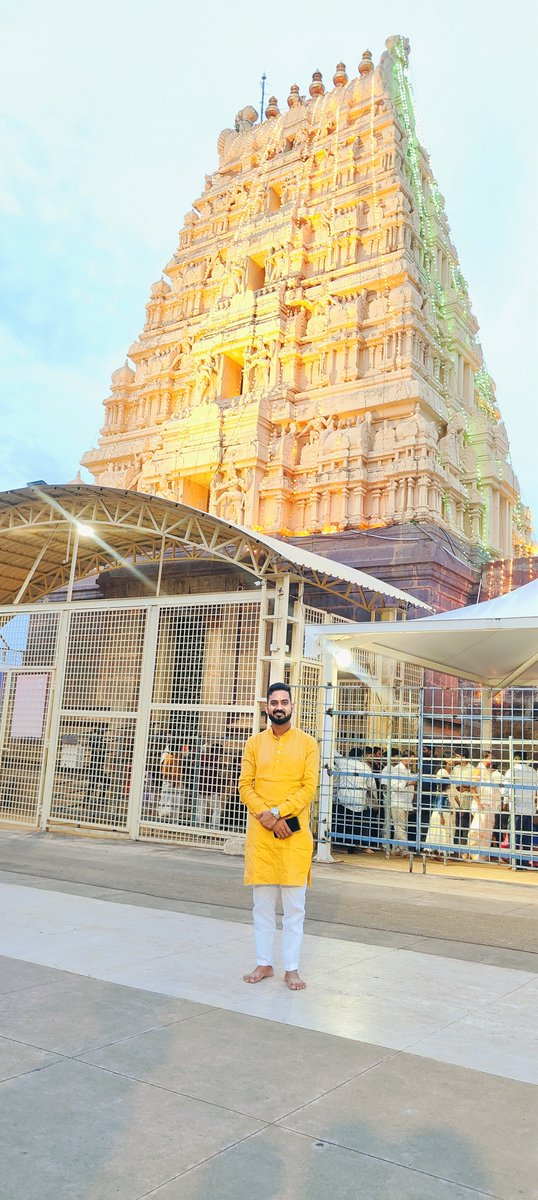 BJPSujitSingh's tweet photo. श्री मल्लिकार्जुन ज्योतिर्लिंग के दर्शन कर प्रदेशवासियों के सुख-समृद्धि की कामना*
आज आंध्र प्रदेश के पवित्र श्रीशैलम धाम स्थित भगवान श्री मल्लिकार्जुन ज्योतिर्लिंग के दर्शन एवं पूजन का सौभाग्य प्राप्त हुआ। https://t.co/G5fMpp3kWw