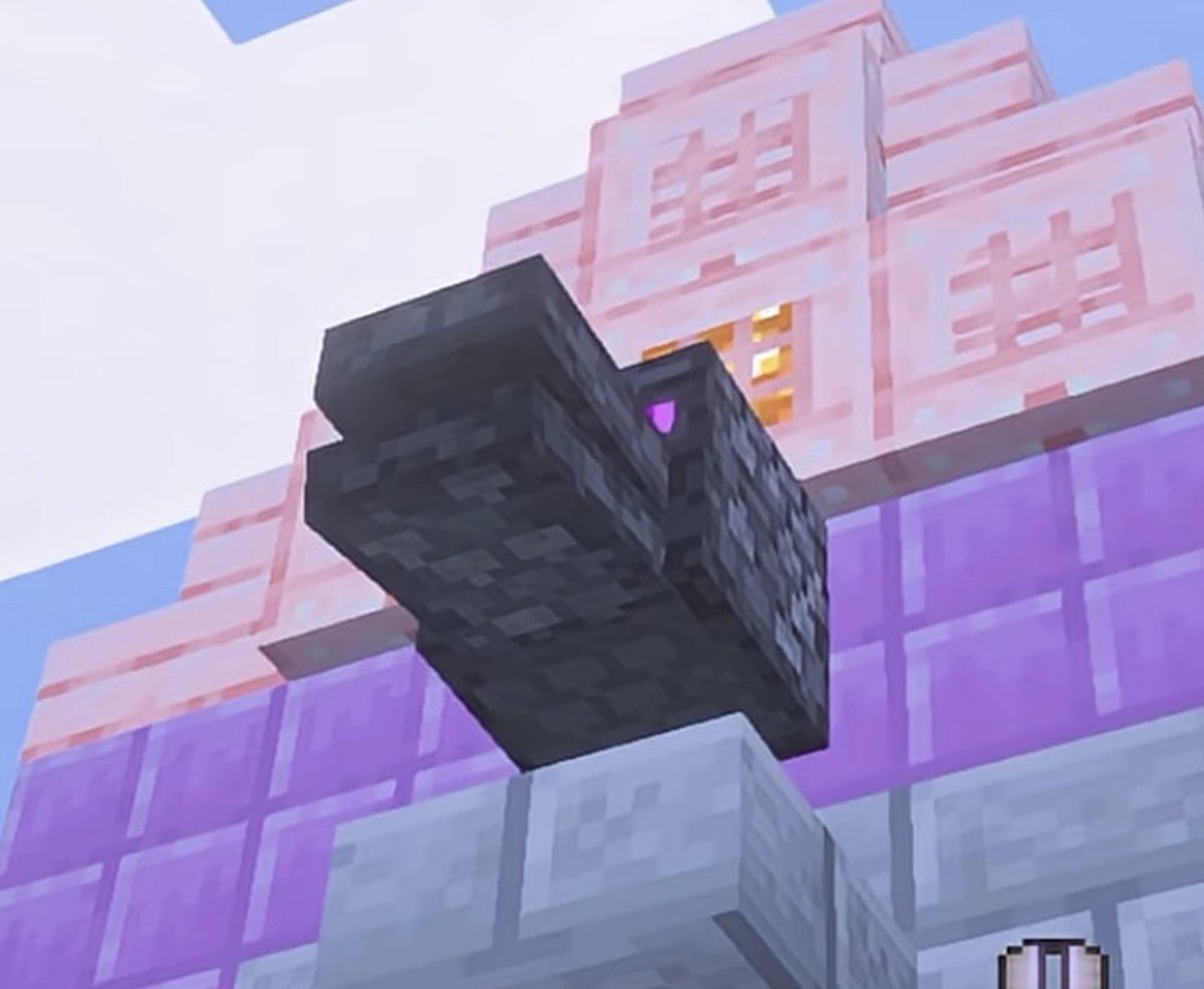 CrossFace22's tweet photo. En el último short de Minecraft la cabeza de dragón tiene escamas.

??? https://t.co/FJ5DAwVKMD