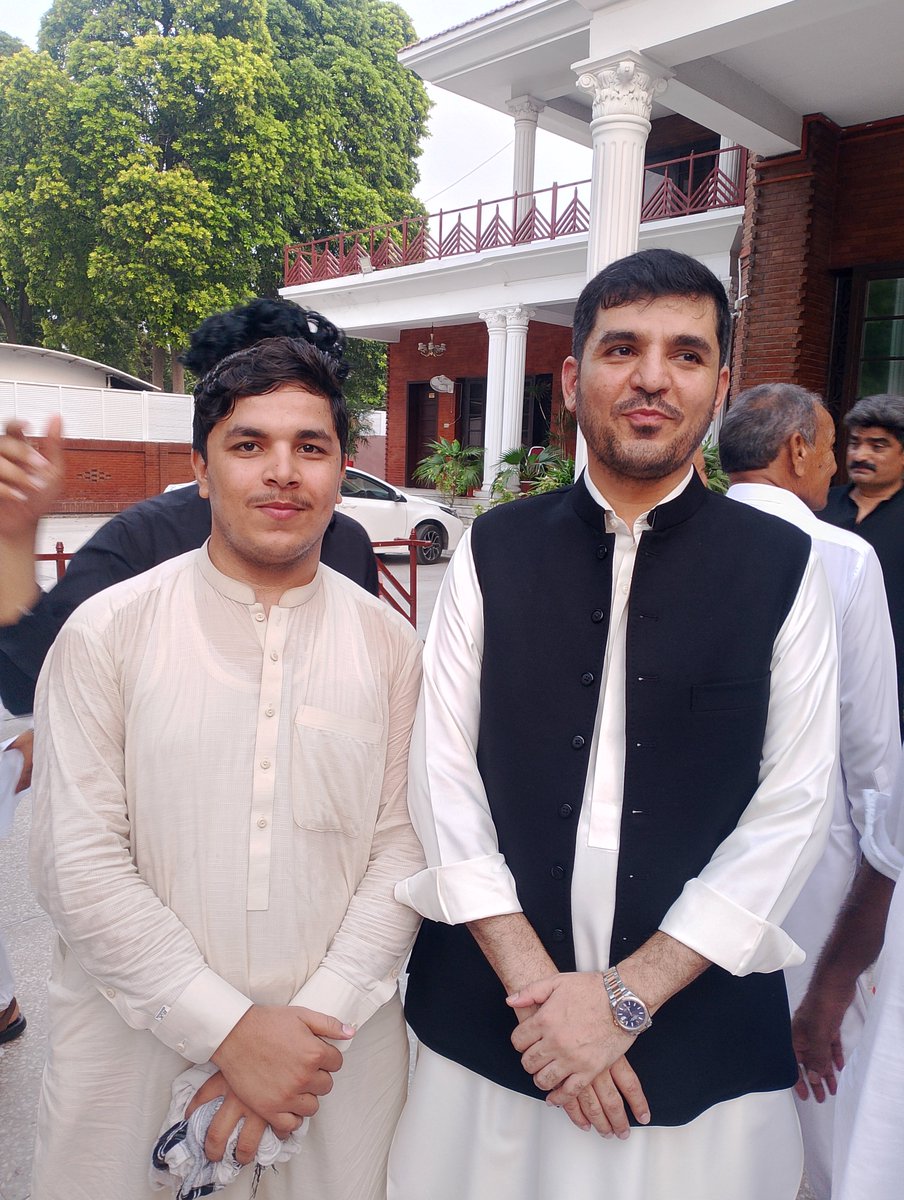 MuhammadP61043's tweet photo. پشاور وزیر اعلیٰ ہاؤس میں
 معزز رکنِ قومی اسمبلی عادل بازئی کے ساتھ ایک یادگار ملاقات۔ 🇵🇰🤝
27 ستمبر لانگ مارچ کے حوالے سے خصوصی میٹنگ۔۔۔ https://t.co/GRiiQLOVIo