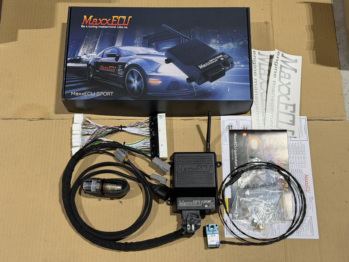 MaxxECU_JP's tweet photo. #L285V 用MaxxECU SPORT
本来はKF-VEですがKF-VET搭載と言う事なので設定やデータはターボ仕様😃
当然現車セッティングは必要ですがLambdaコントロールとFuel Adaptation（長期燃料補正）で走れば走る程燃調は目標に近づいて行きます。#MaxxECU #KFVET https://t.co/f4NXI5rMLS