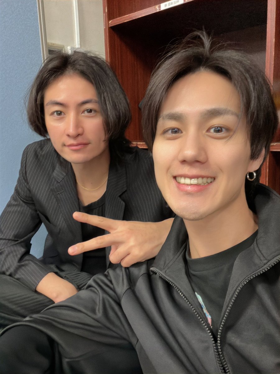 89_dars's tweet photo. 初日まで1週間を切ったので伊万里の有くんとの写真を貼付📸

今日もお疲れ様でした！

#ろまたん https://t.co/0kAh1YNwNh