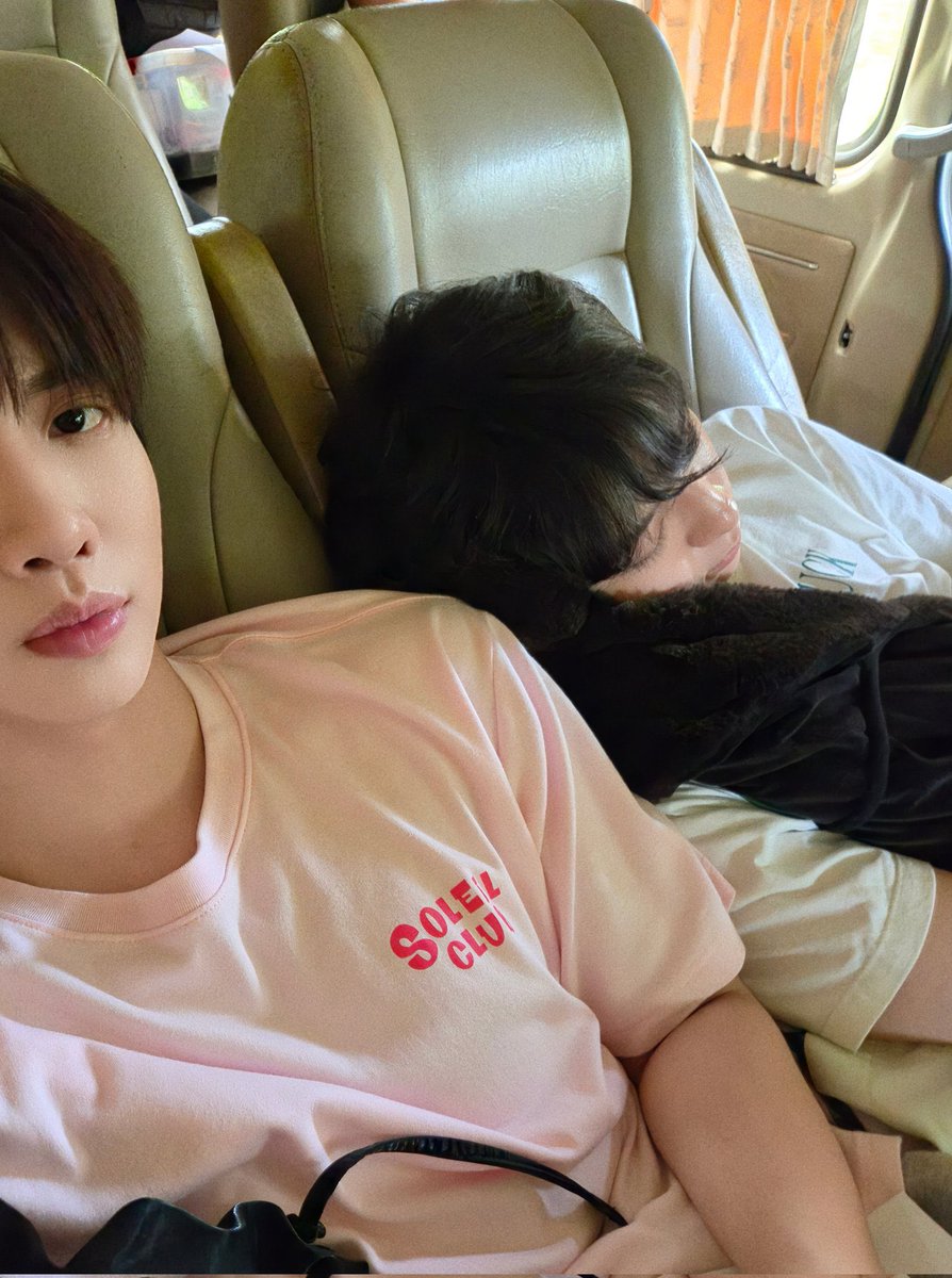 cxrn_flower's tweet photo. แฟนฉัน                        แฟนกัน https://t.co/bF0gvmMWRA